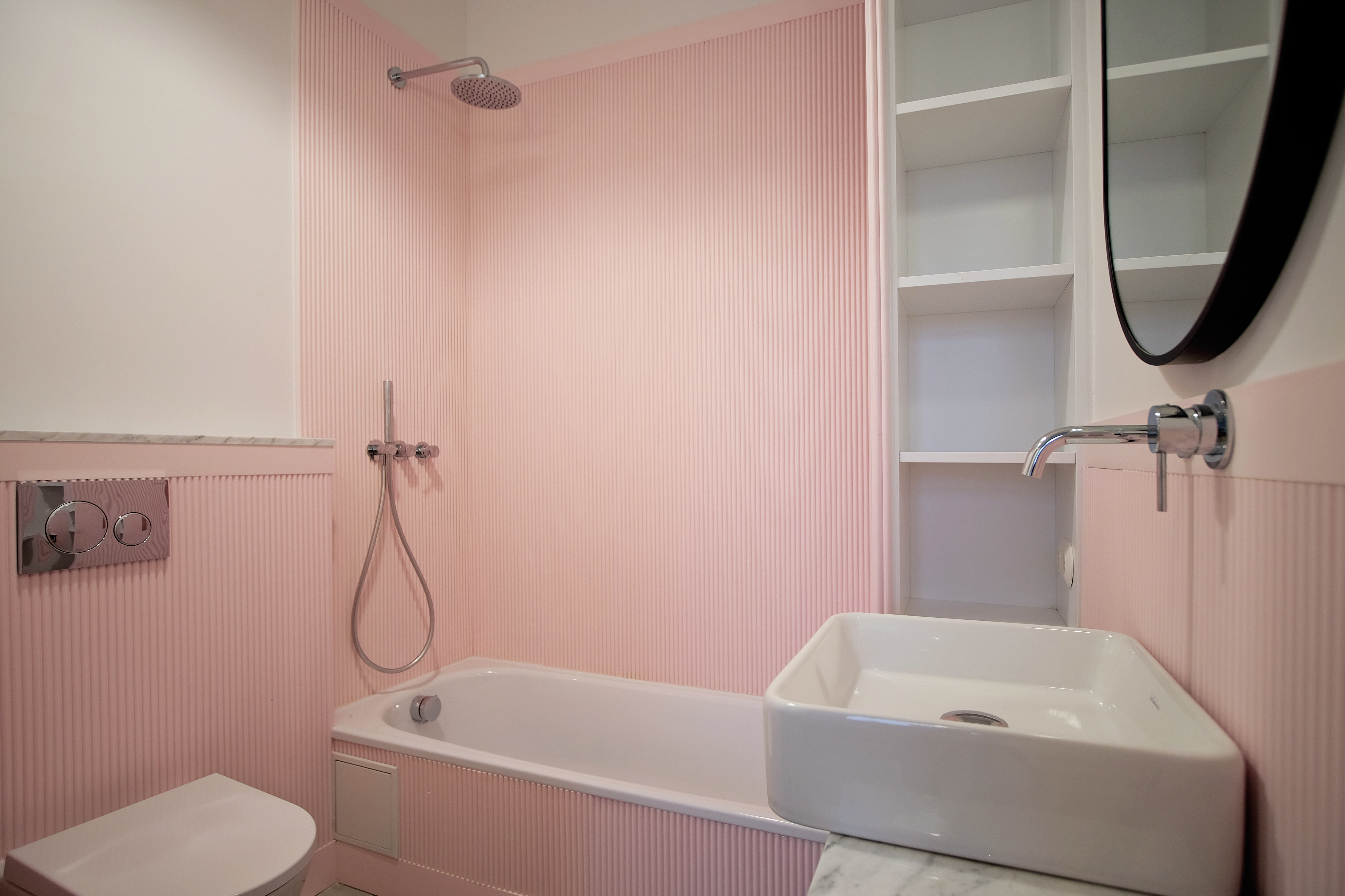 Santa Catarina grey bathroom